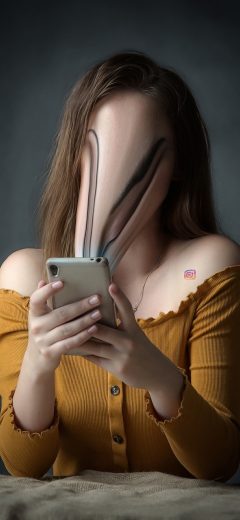 匿名聊 App 启动后的随机匹配等待界面，屏幕中央是缓慢旋转的线性圆圈与取消匹配按钮